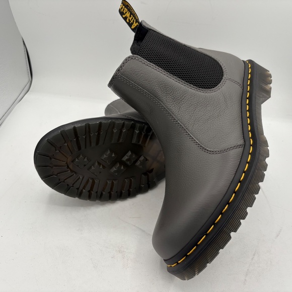 Dr. Martens 2976 Women US 10 Gray Virginia Leather Chelsea Boots New with tags - Picture 5 of 15